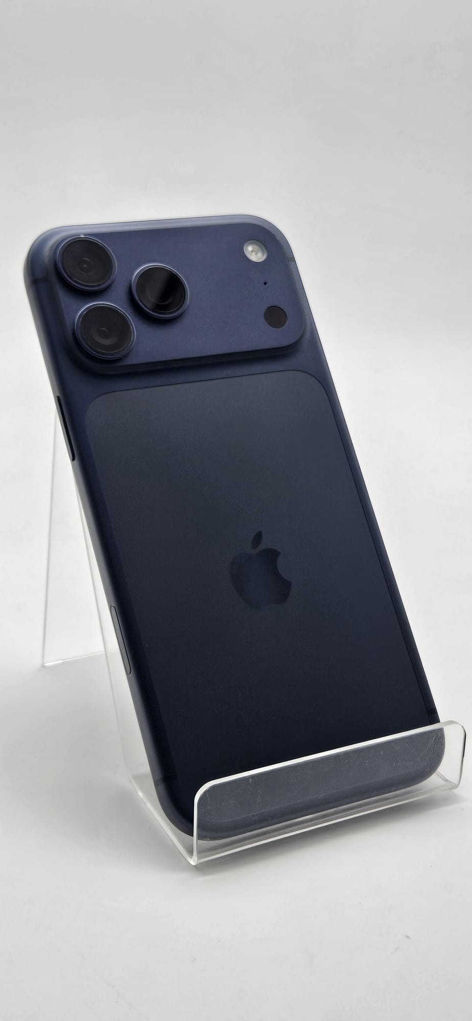 Apple iPhone 17 Pro Max, 256GB, Deep Blue, Grade B