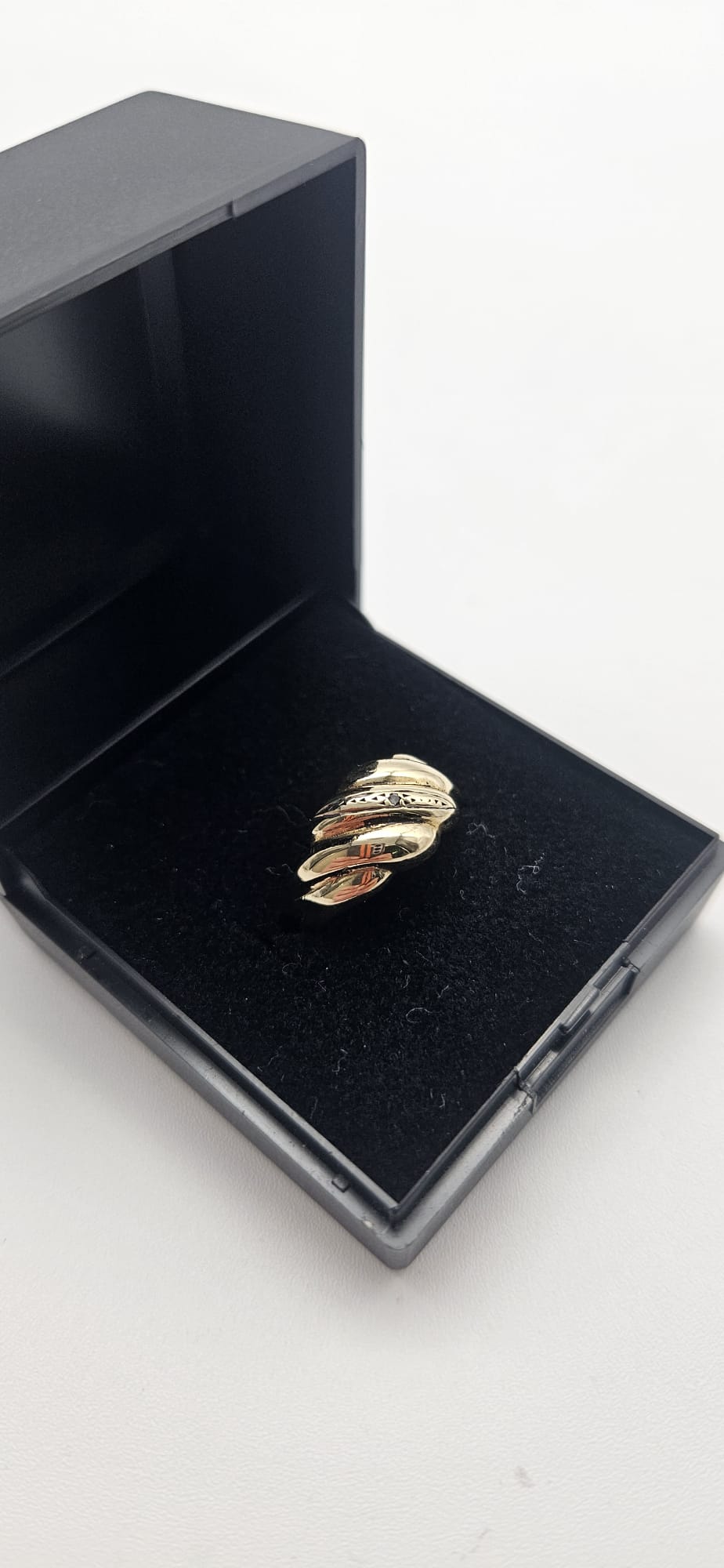 9ct Band Ring, Size L , 2.37g