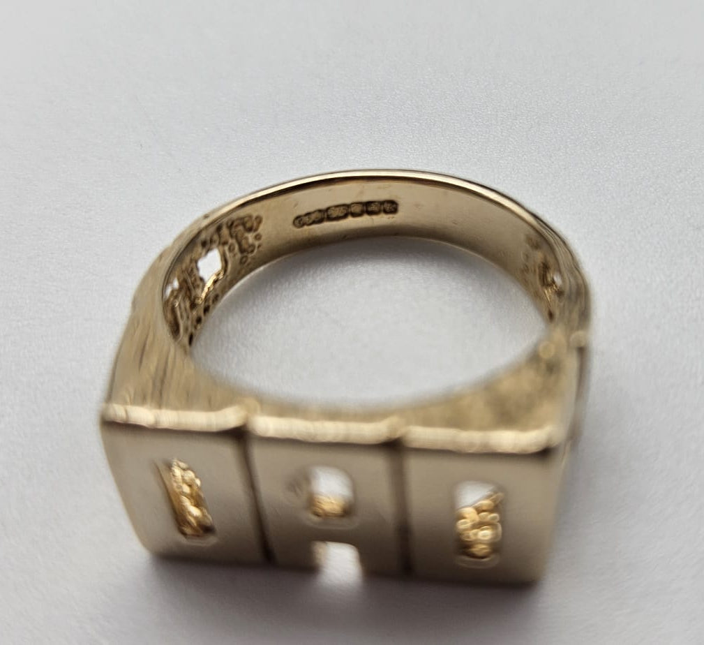 9ct Gold Dad Ring , 6.55g , Size S