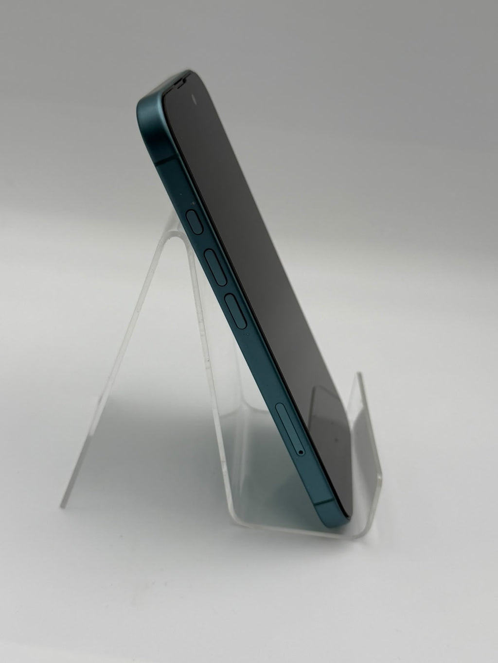 Apple iPhone 16 128GB Blue, Grade B