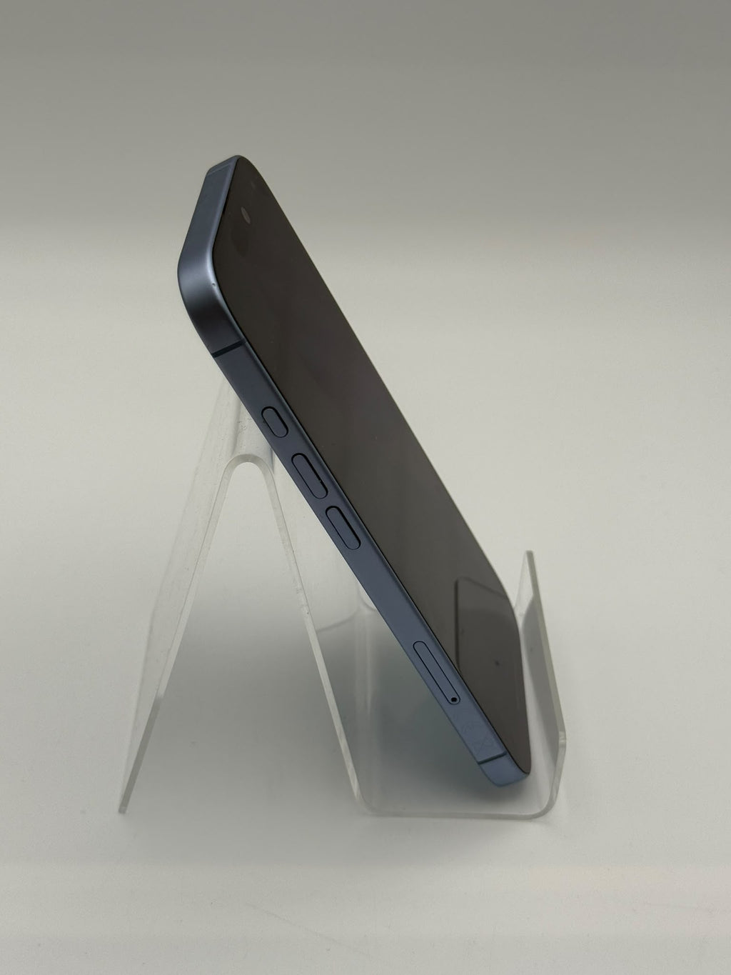 Apple iPhone 17 256GB Mist Blue, Grade B