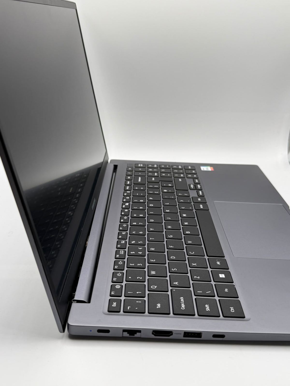 Saumsung Galaxy Book 4