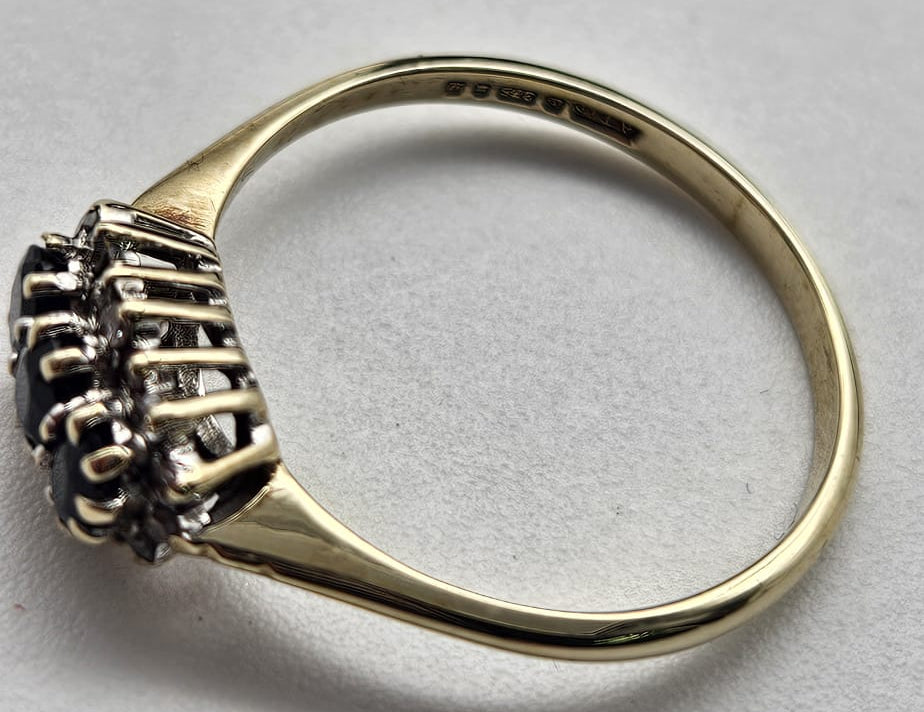 9CT Gold & Sapphire Ring, Size N , 1.69g