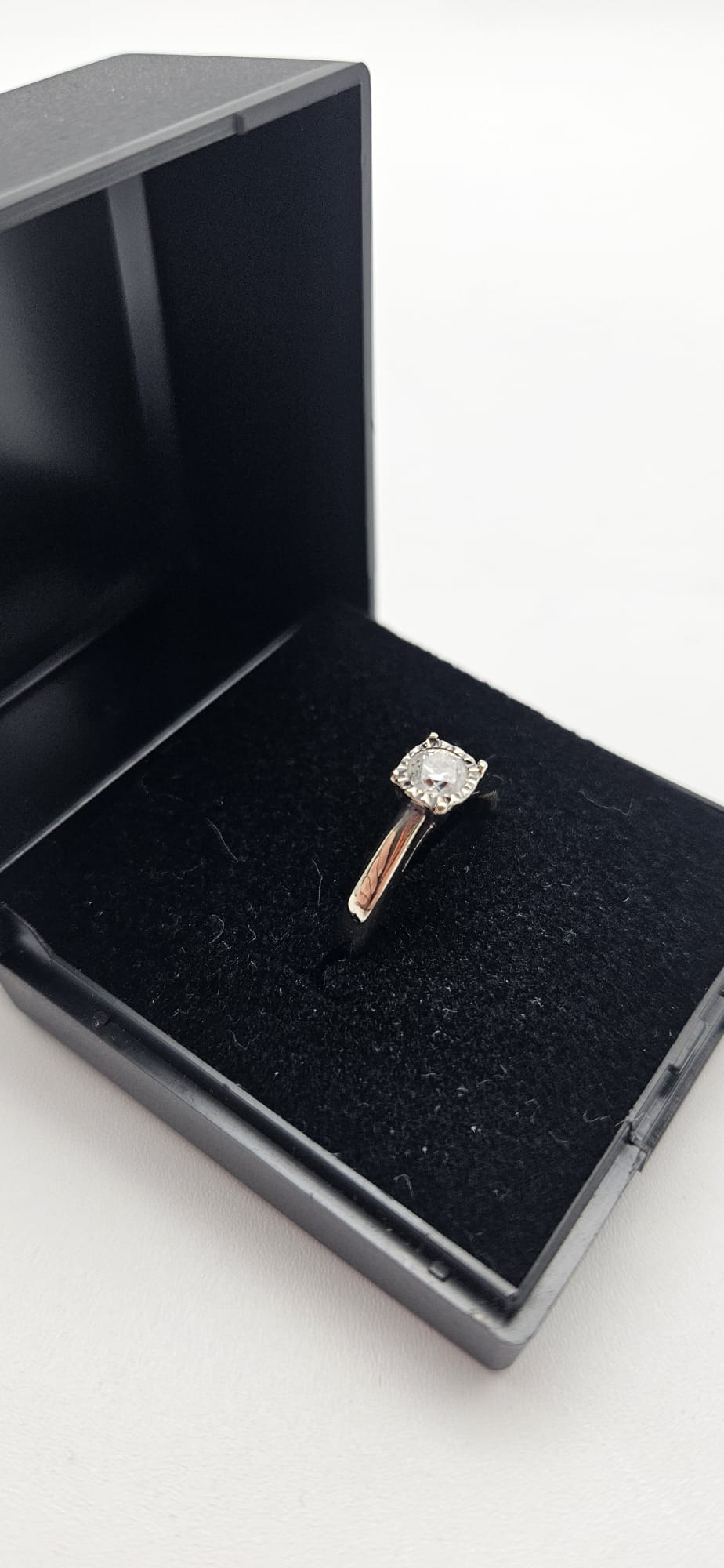 9ct White Gold Diamond Ring, Size G, 0.25ct , 1.6g