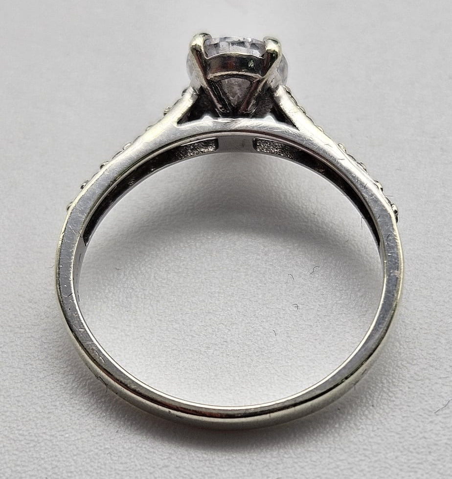 9ct White Gold Diamond & CZ Ring, Size M, 2.3g