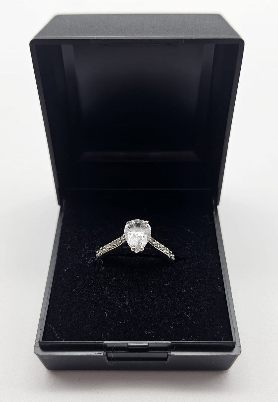 9ct White Gold Diamond & CZ Ring, Size M, 2.3g