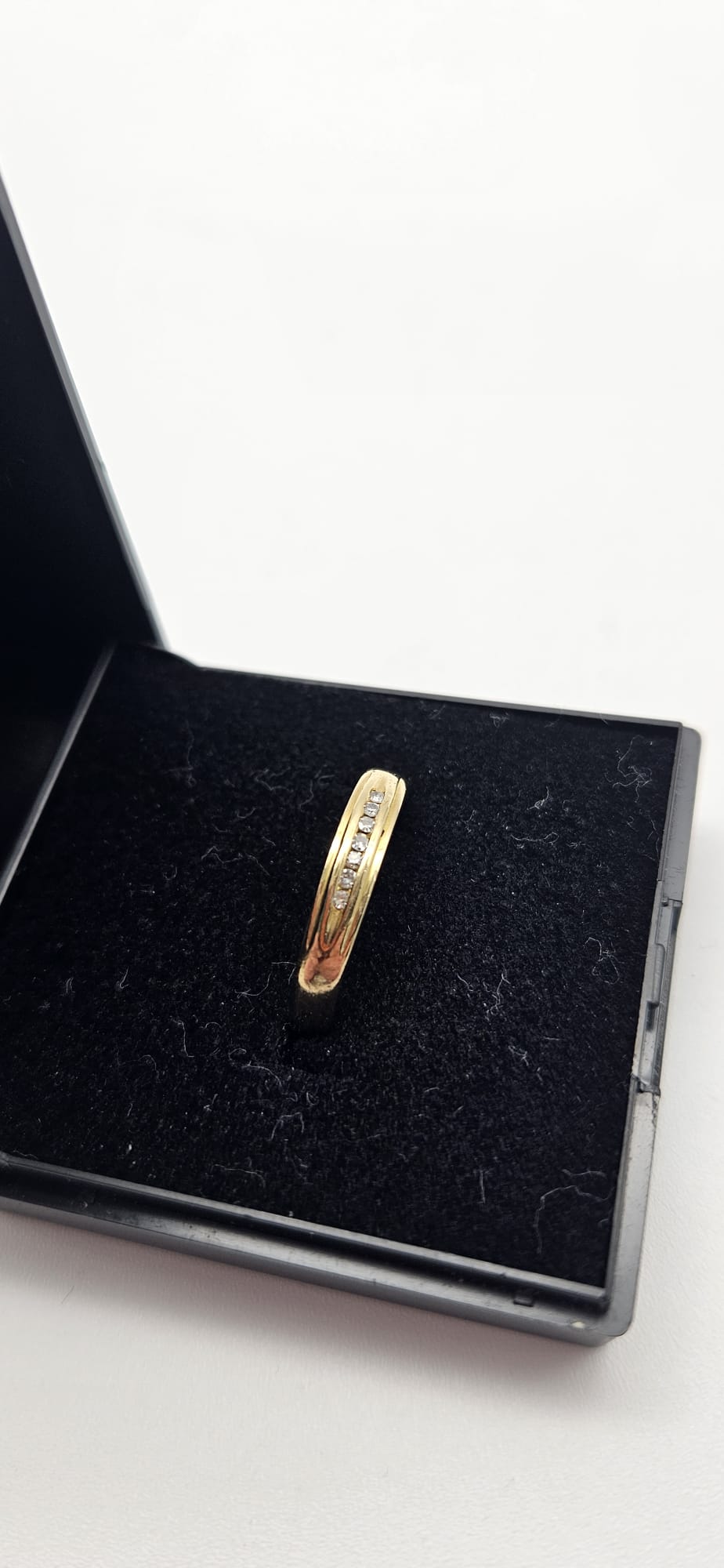 18ct Diamond Band Ring, Size M, 3.13g