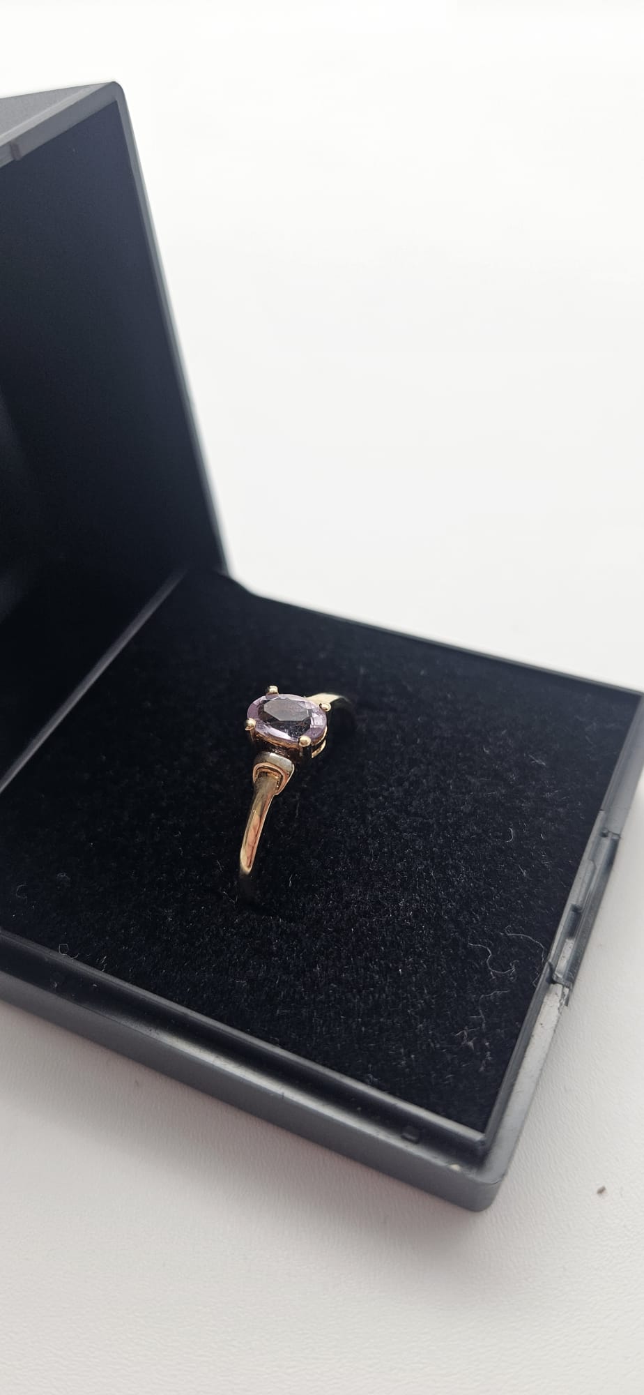 9ct Gold Purple Stone Ring, Size P, 0.95g