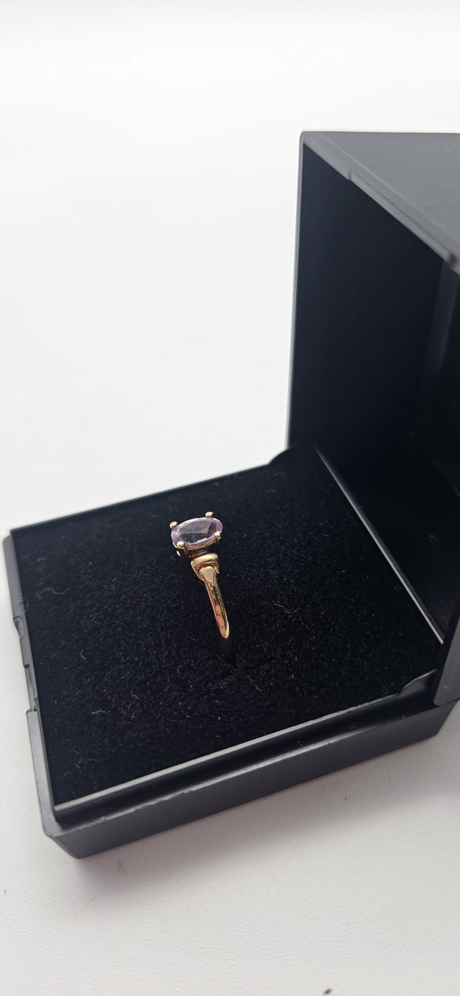 9ct Gold Purple Stone Ring, Size P, 0.95g
