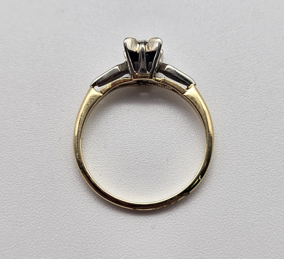 18ct Gold Diamond Ring, Size J&½ , 2.25g