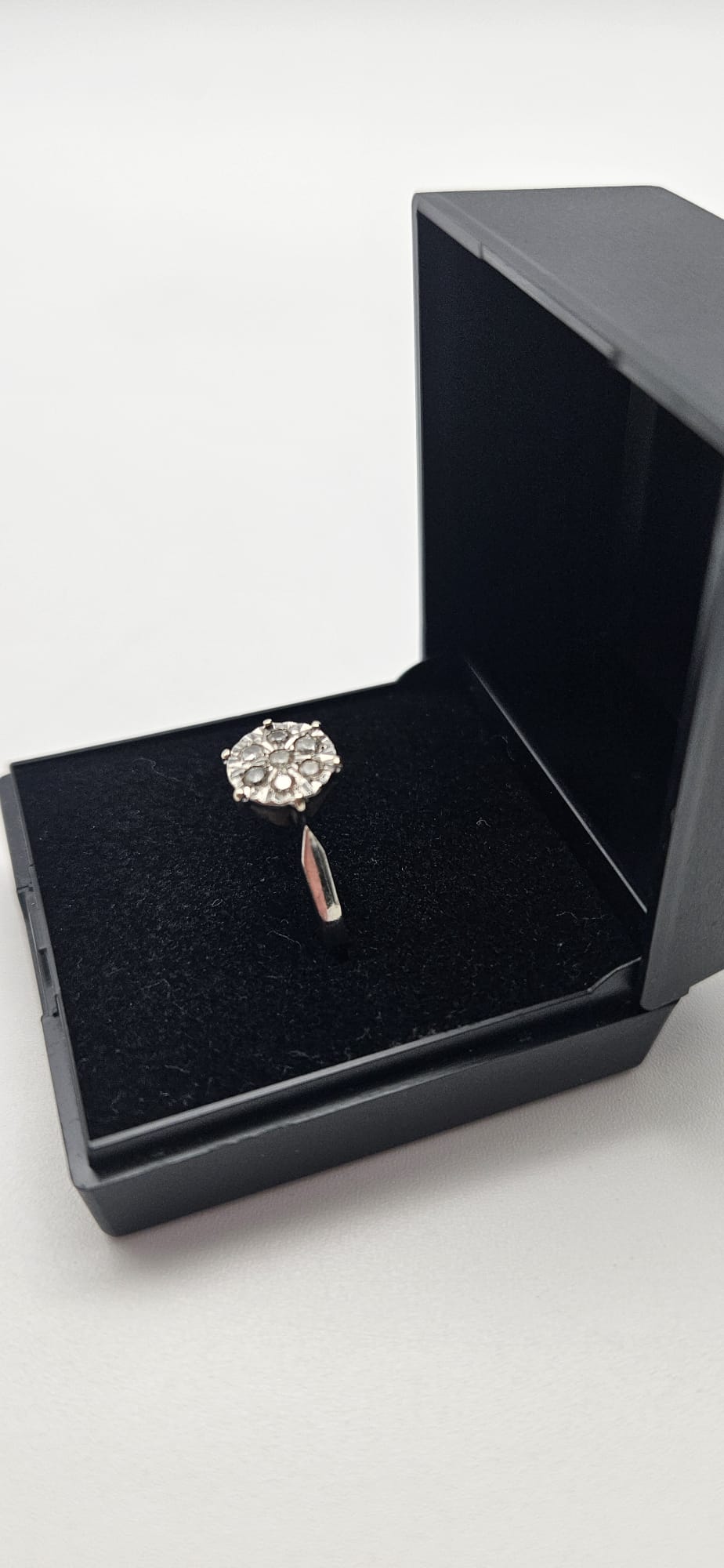 9ct White Gold Diamond Cluster Ring, Size I, 2.82g