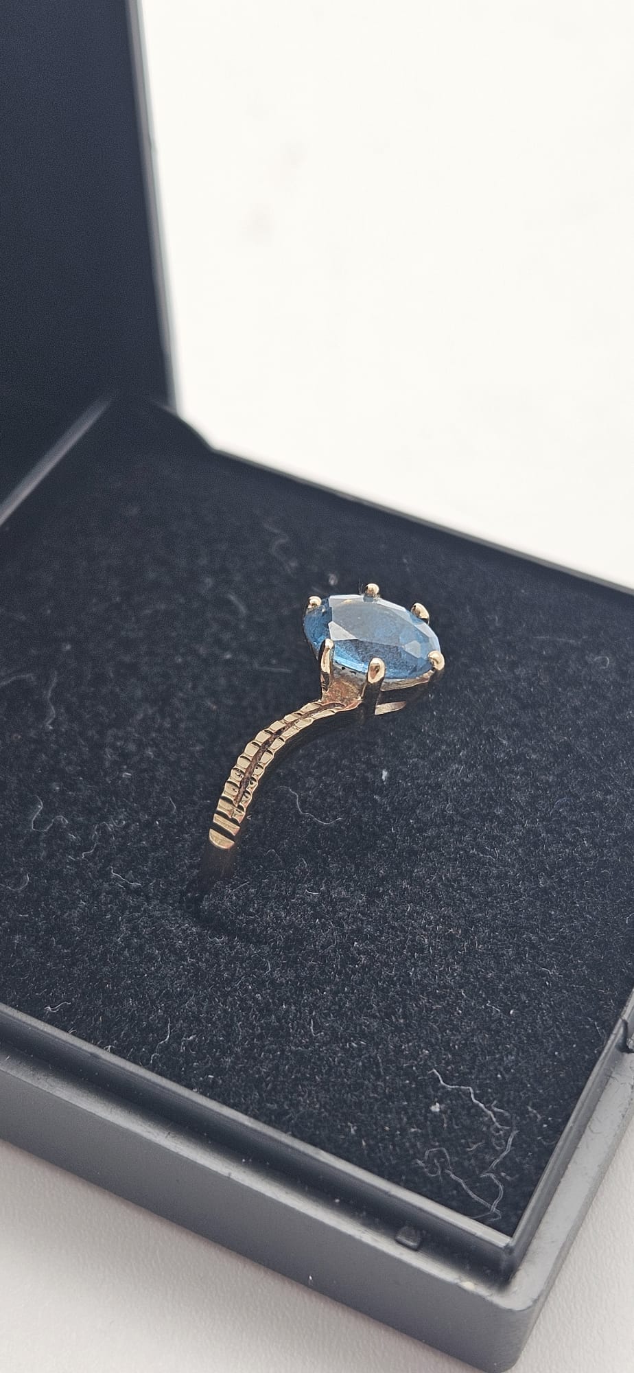 9ct Gold Blue Gem Ring, Size O, 1.32g