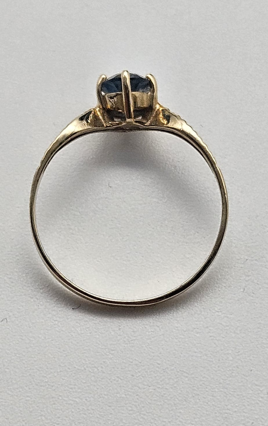 9ct Gold Blue Gem Ring, Size O, 1.32g