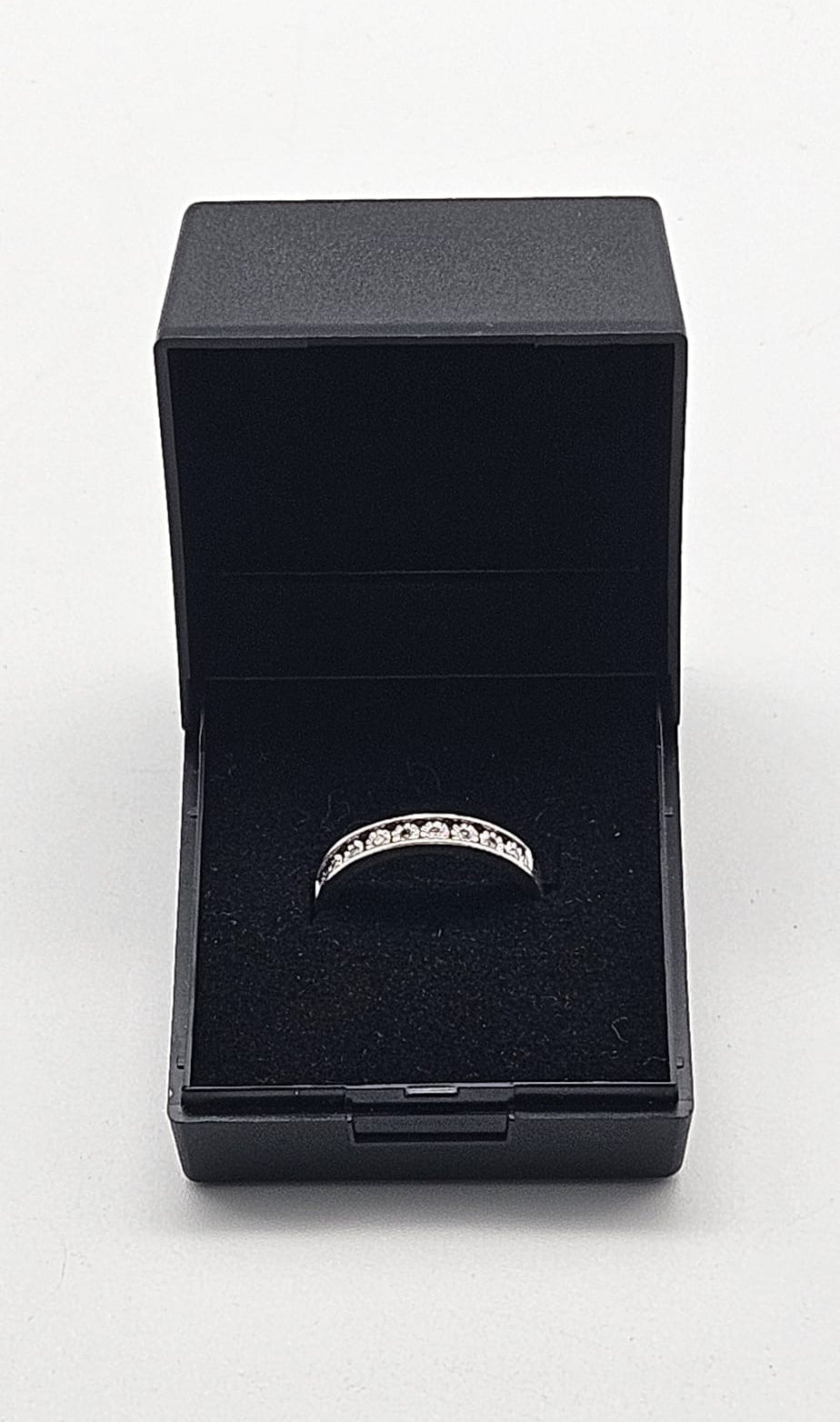 9ct White gold Moissanite Band Ring, Size L, 2.01g