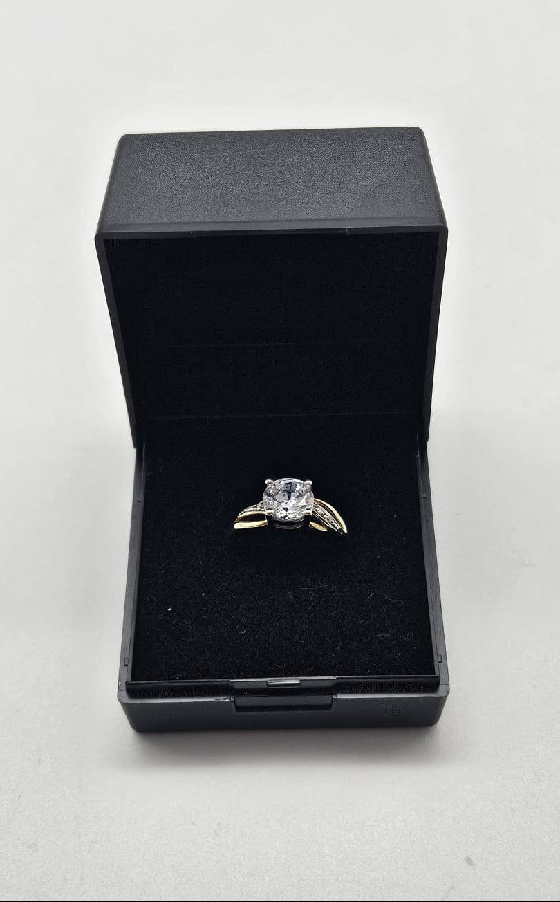 9ct Gold Cubic Zirconia Ring, Size J½ , 2.20g