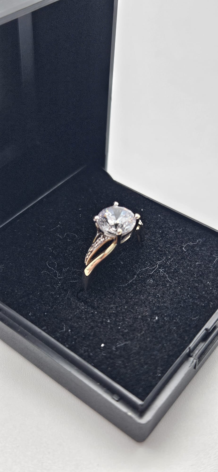 9ct Gold Cubic Zirconia Ring, Size J½ , 2.20g
