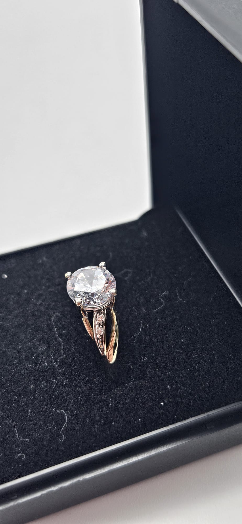 9ct Gold Cubic Zirconia Ring, Size J½ , 2.20g