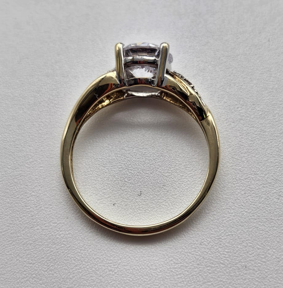 9ct Gold Cubic Zirconia Ring, Size J½ , 2.20g