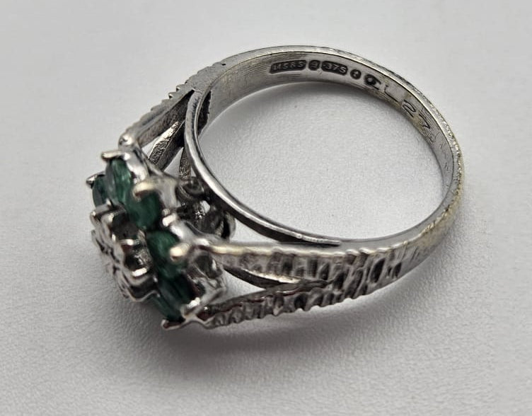 9ct White Gold Green Gem Ring, Size L, 4.09g