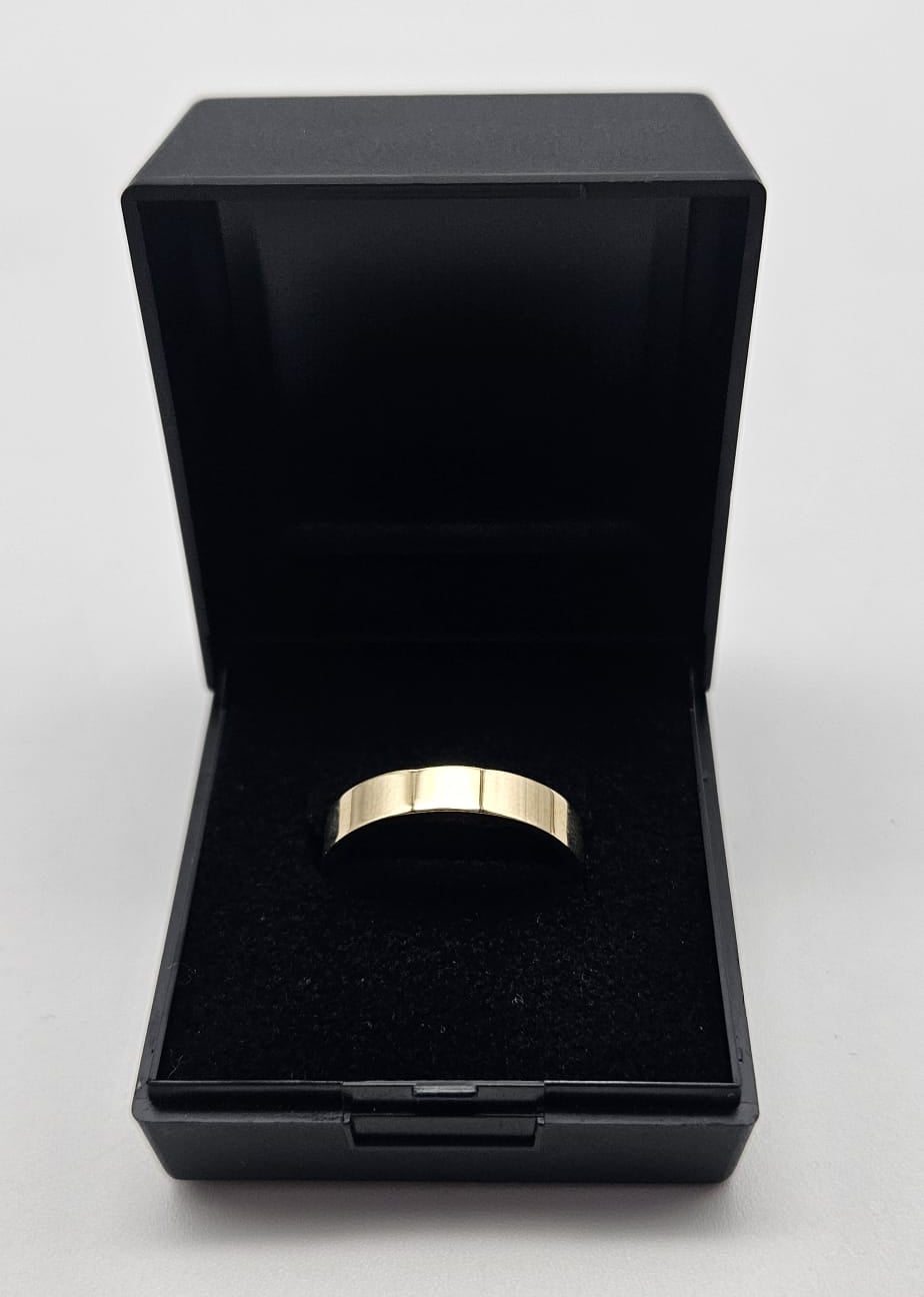 9ct Gold Band Ring, Size N, 3.3g