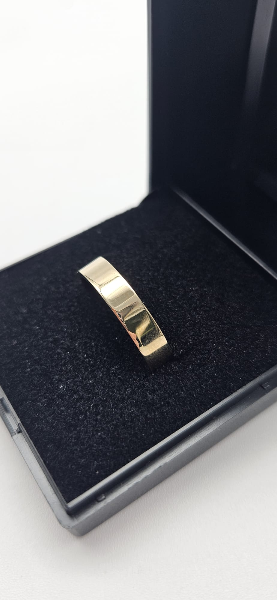 9ct Gold Band Ring, Size N, 3.3g