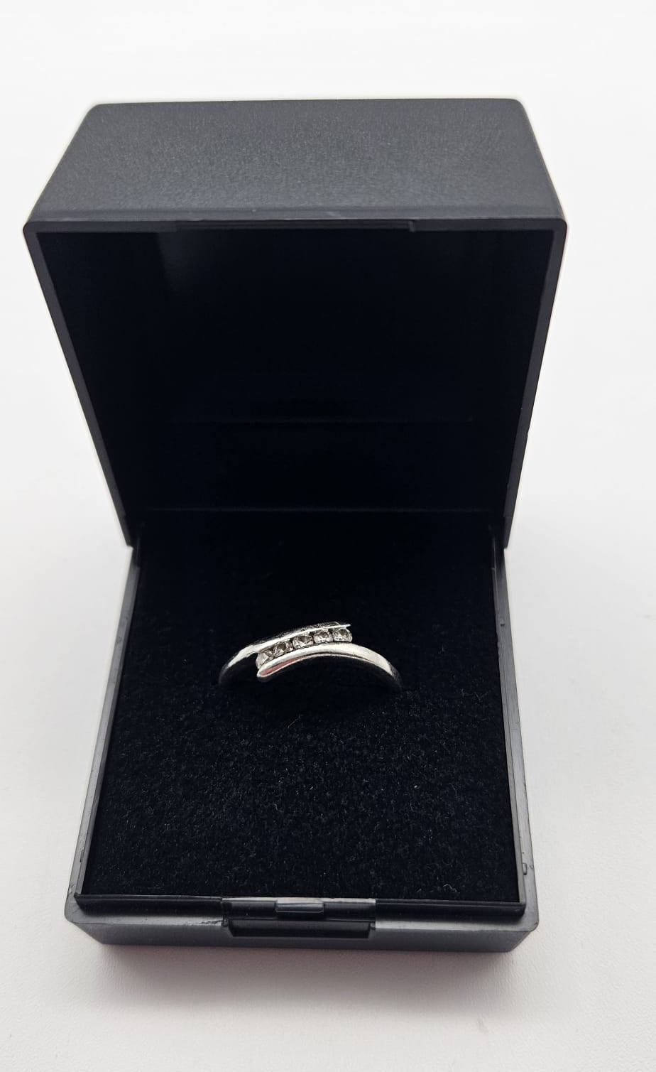 9ct White Gold Diamond Ring, Size L½ , 1.73g