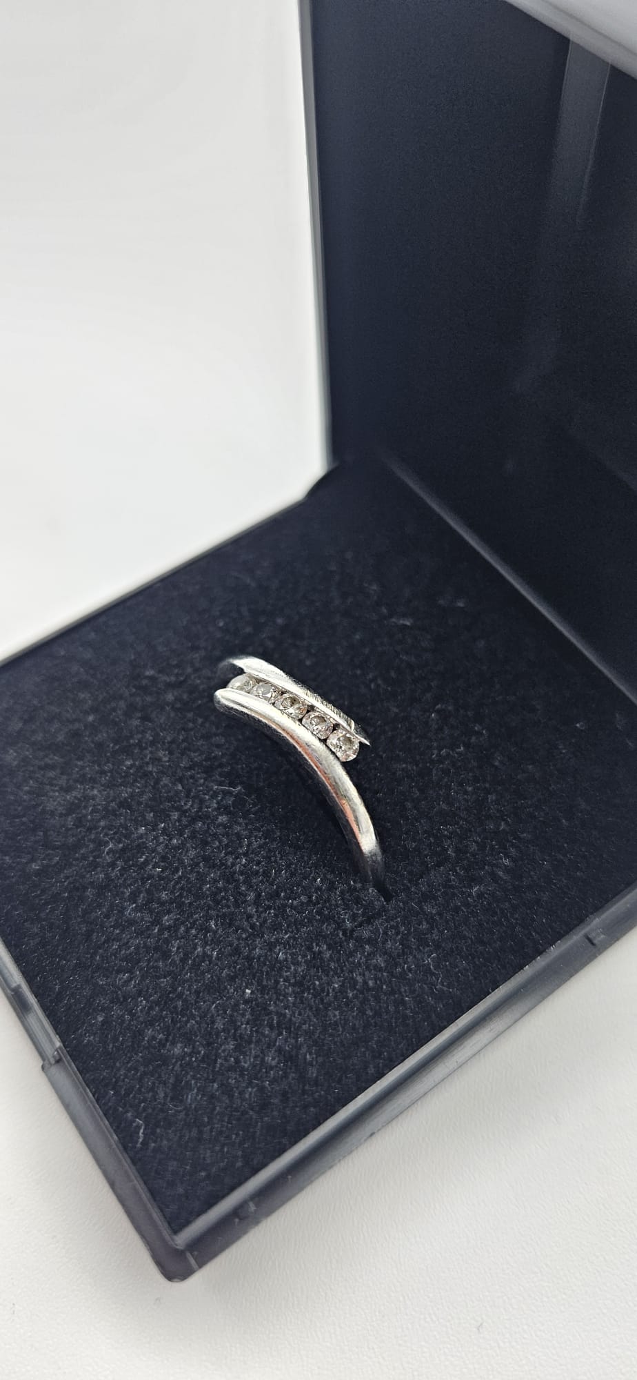 9ct White Gold Diamond Ring, Size L½ , 1.73g