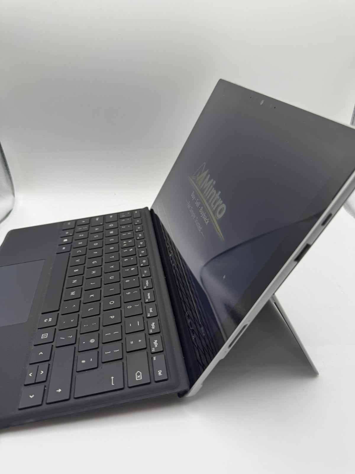 Windows Surface Pro 7 Plus, Grade B