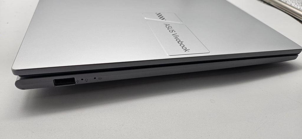 Asus Vivobook 15 , 13th Gen i3 Laptop, Grade B