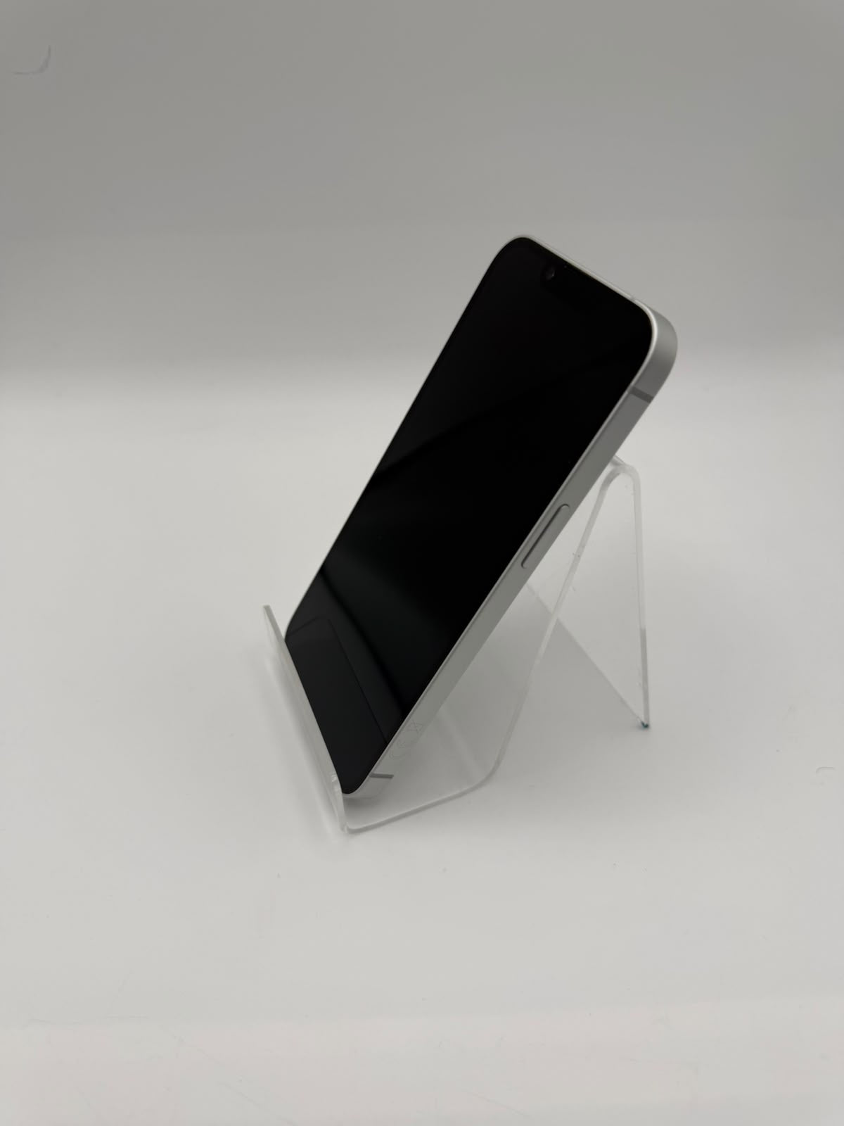 Apple iPhone 16e 128GB White, Grade B