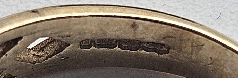 9ct Gold Dad Ring, Size T, 4.45g