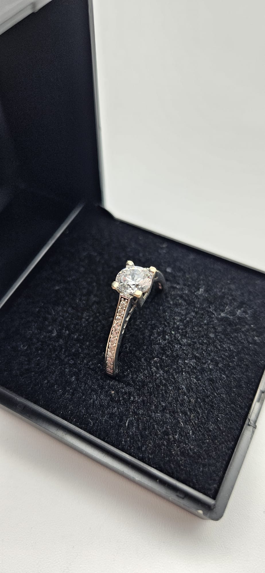 9ct White Gold Cubic Zirconia Ring, Size N , 1.61g