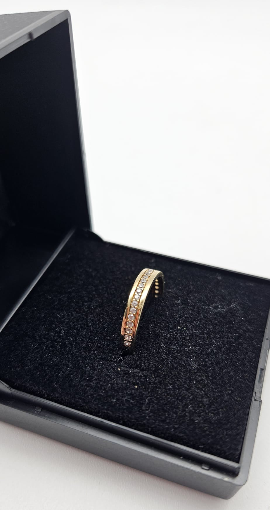 9ct Gold Band Ring with Cubic Zirconia Stones , Size J, 0.89g