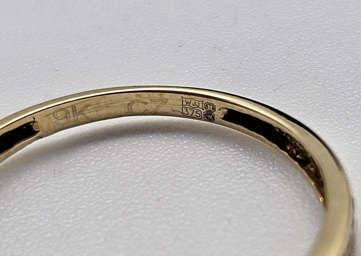 9ct Gold Band Ring with Cubic Zirconia Stones , Size J, 0.89g