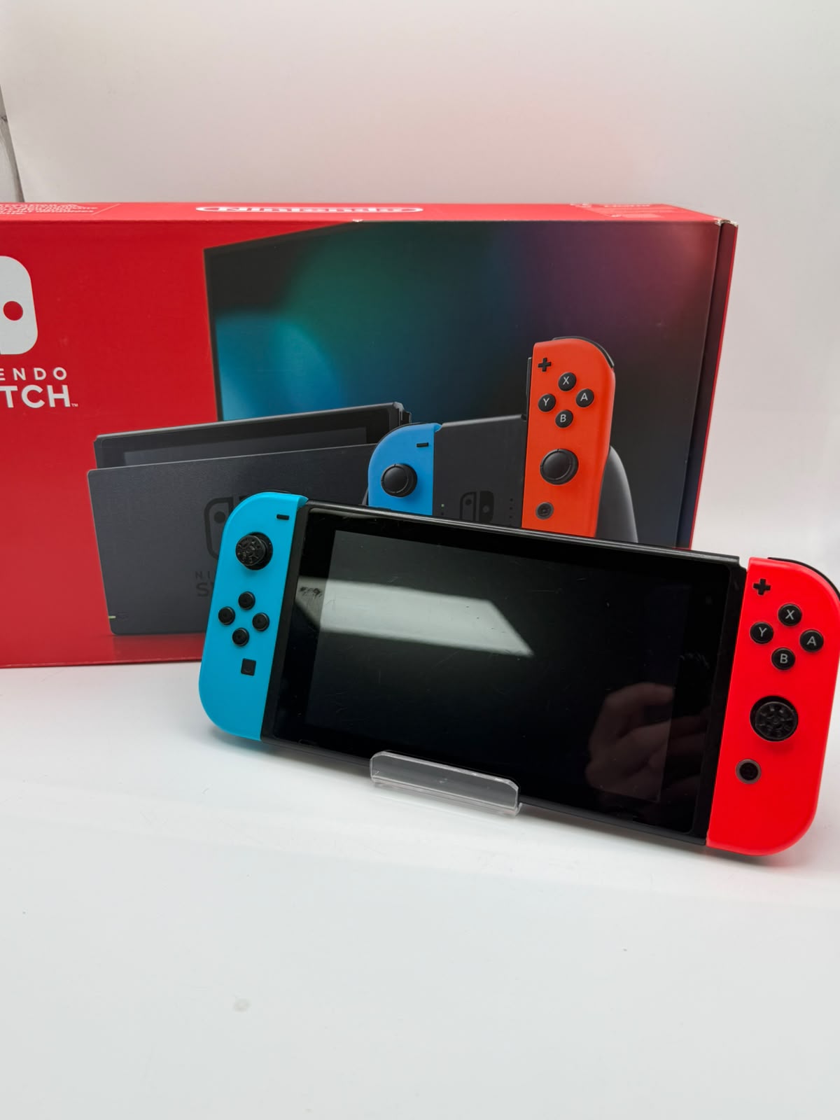 Nintendo Nintendo Switch 32GB Red and Blue, Grade B