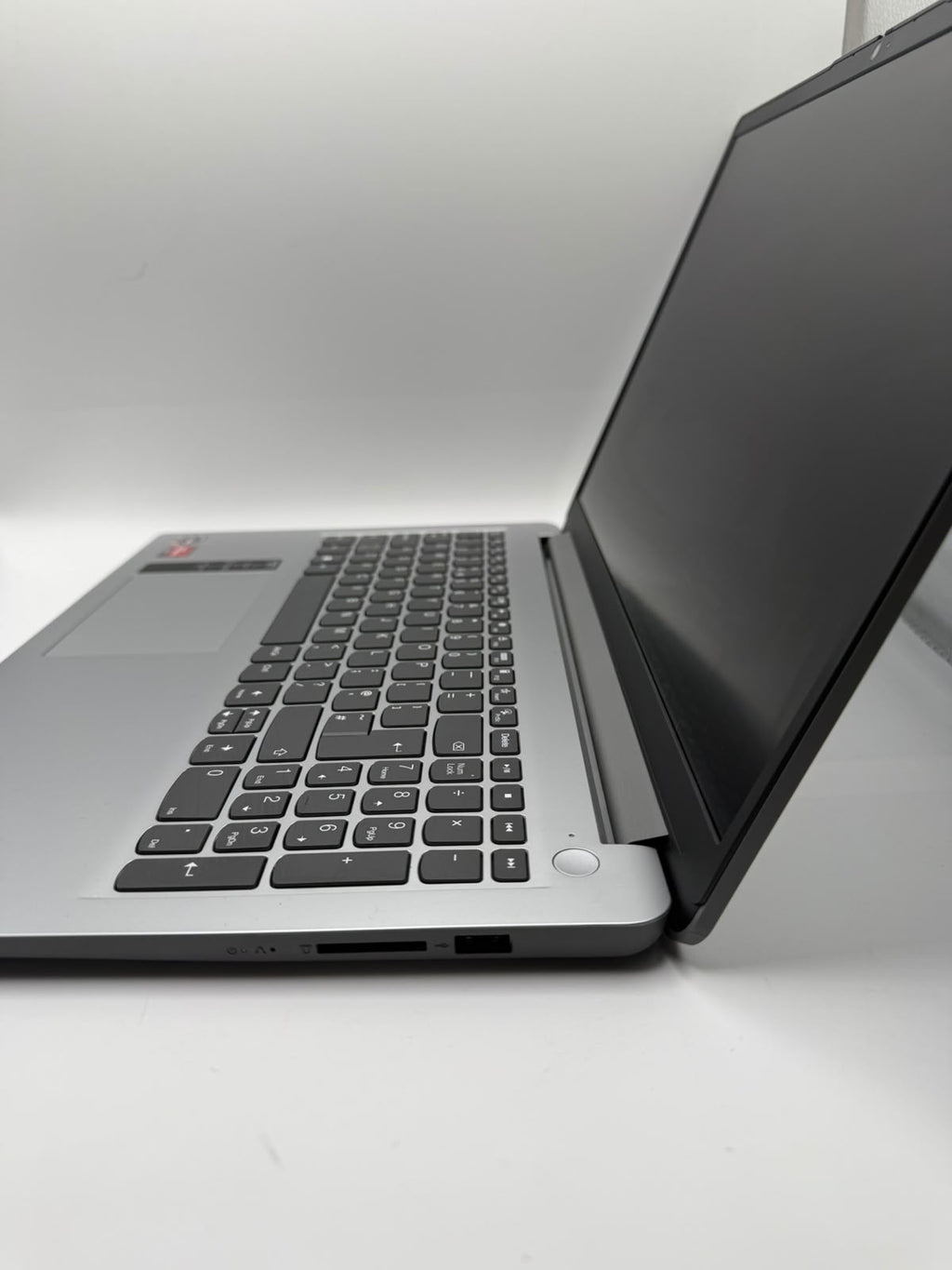 Lenovo IdeaPad 1 512GB, Grade B.