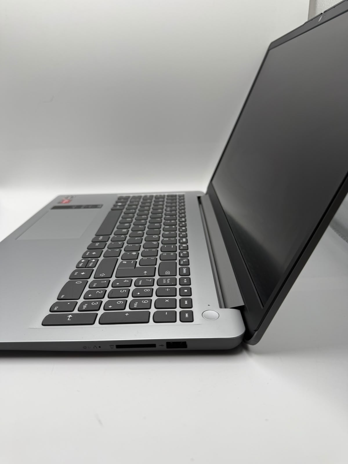Lenovo IdeaPad 1 512GB, Grade B.