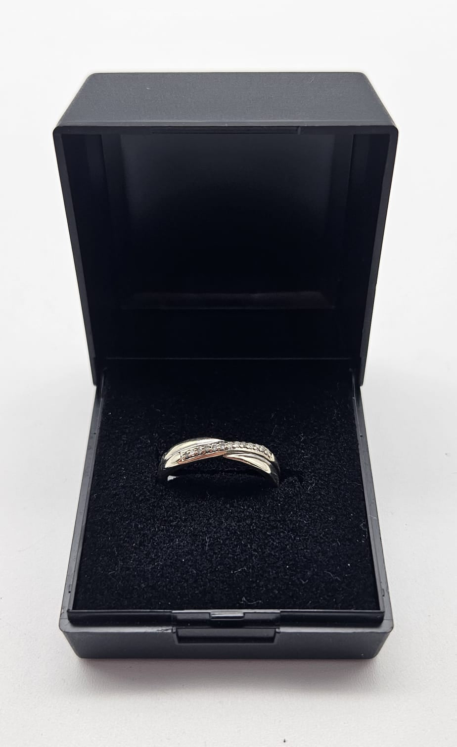 9ct White Gold Diamond band ring, Size L, 1.2g