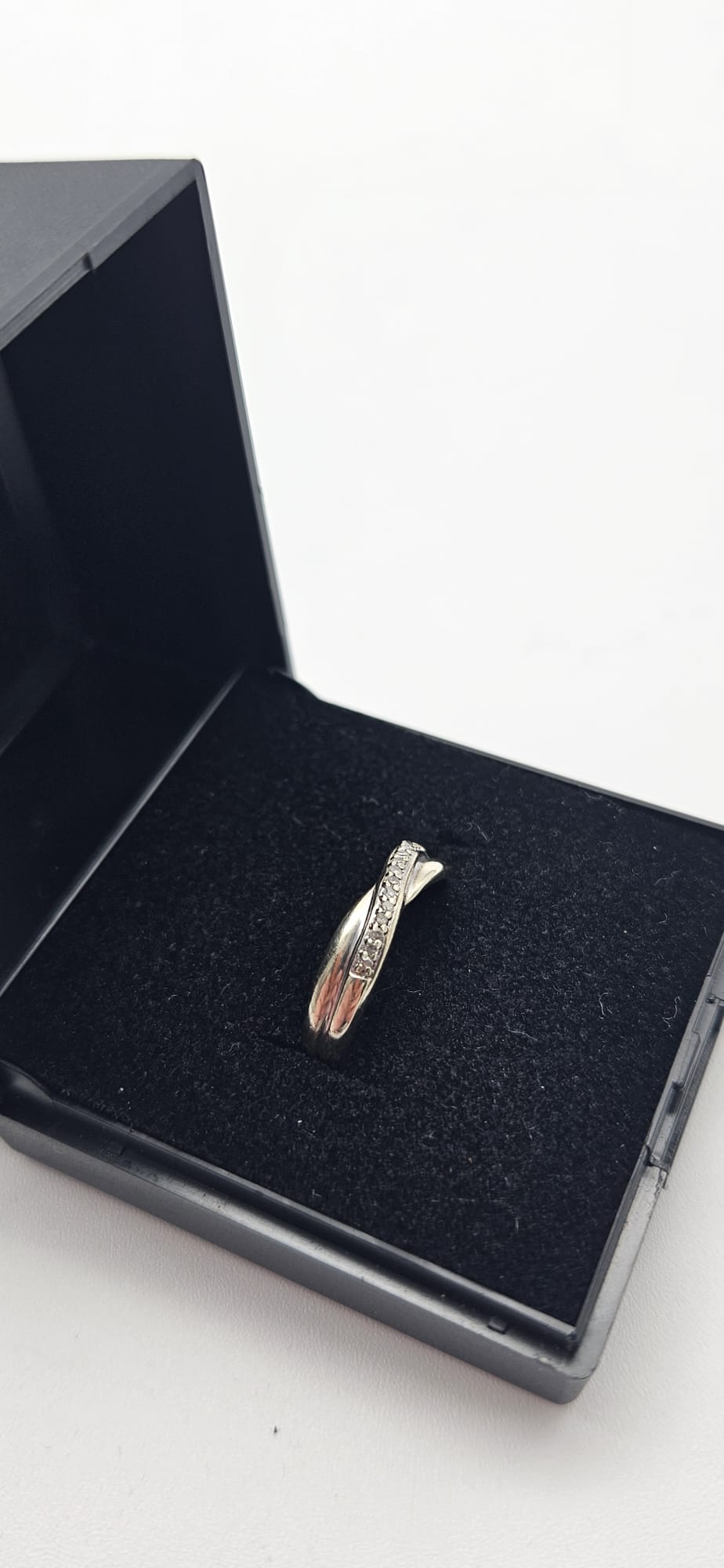 9ct White Gold Diamond band ring, Size L, 1.2g