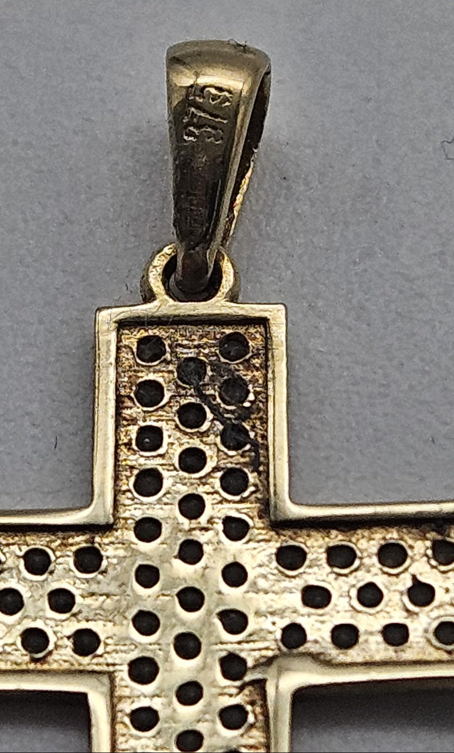 9ct Gold CZ Cross Pendant , 1.2g