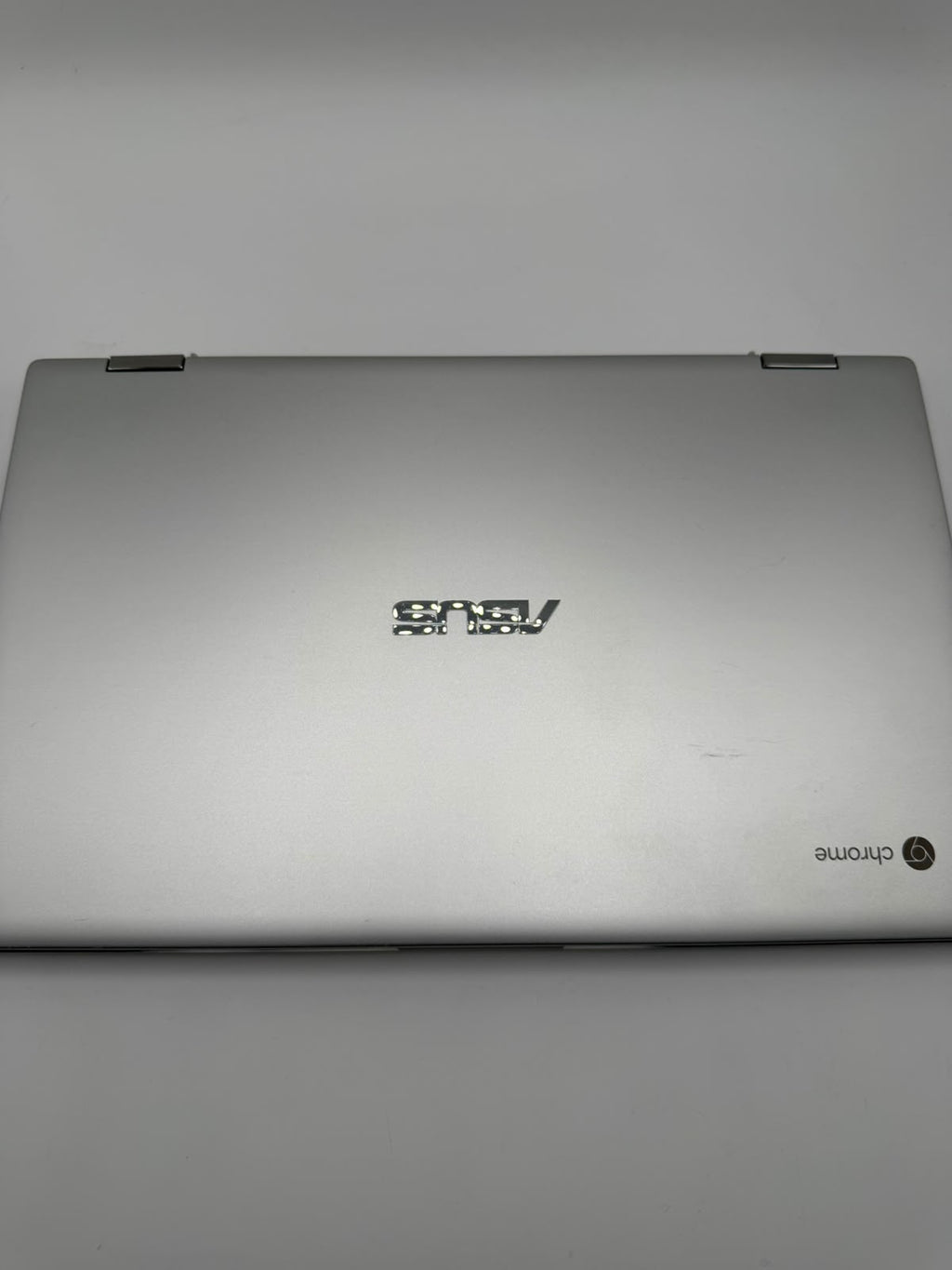 Asus chromebook touchscreen 2GB, Grade B.