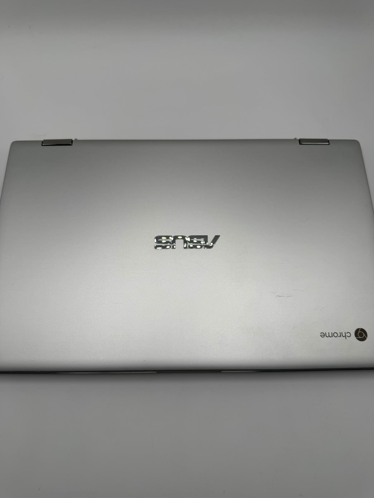 Asus chromebook touchscreen 2GB, Grade B.