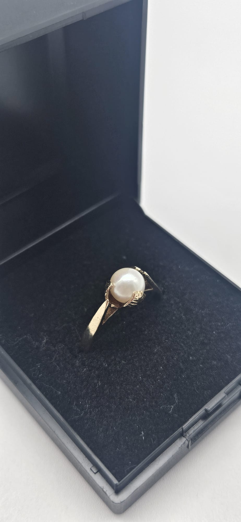 9ct Gold Pearl set Ring , Size L, 2.08g