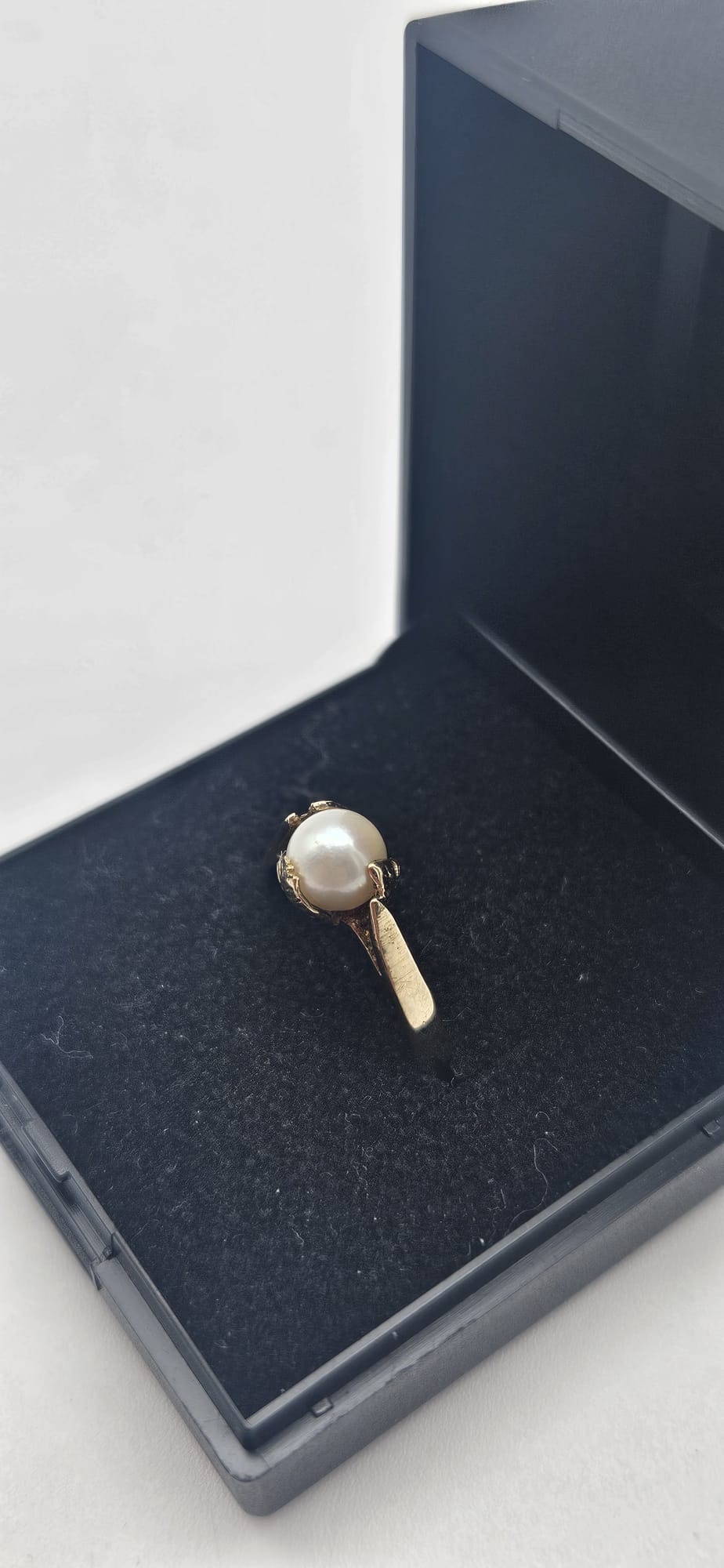 9ct Gold Pearl set Ring , Size L, 2.08g