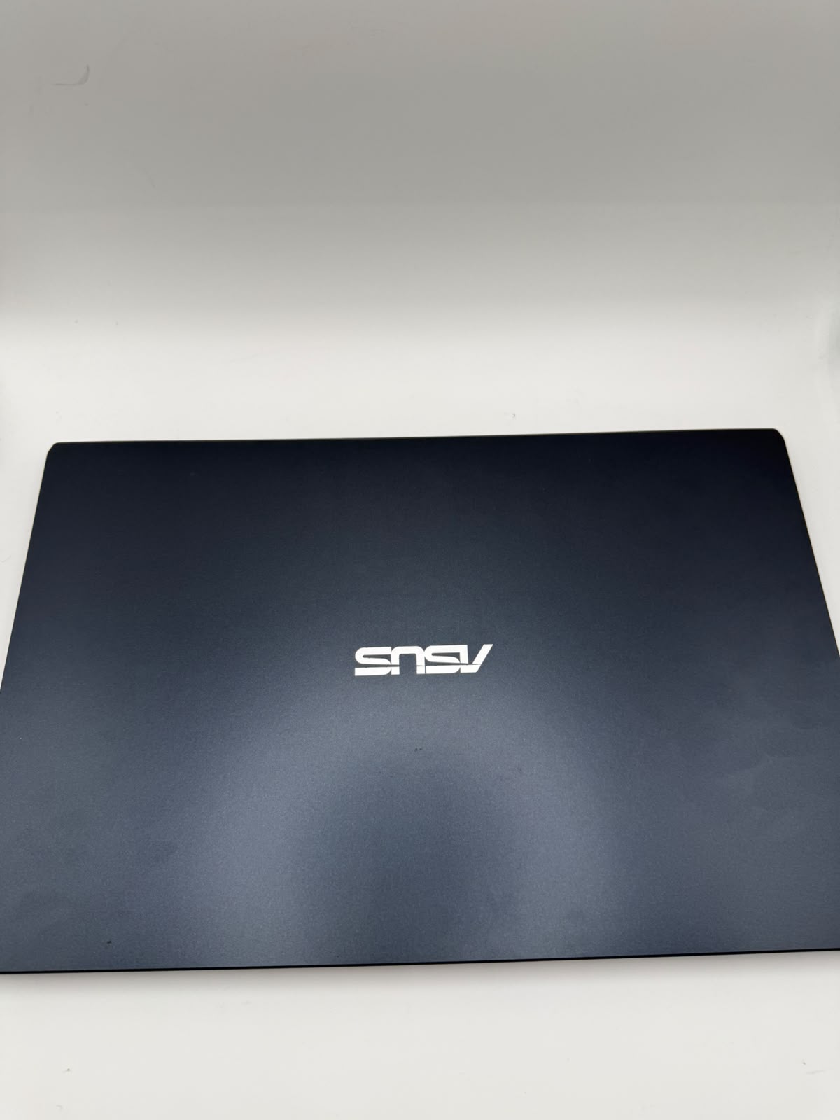 Asus Model E510K 128GB, Grade B.