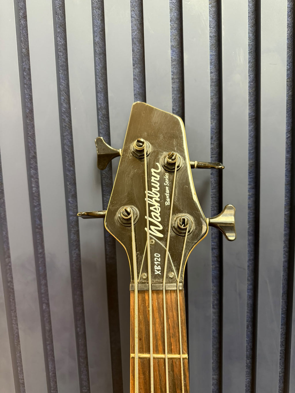 Washburn XB120 Bantam Series, Grade B