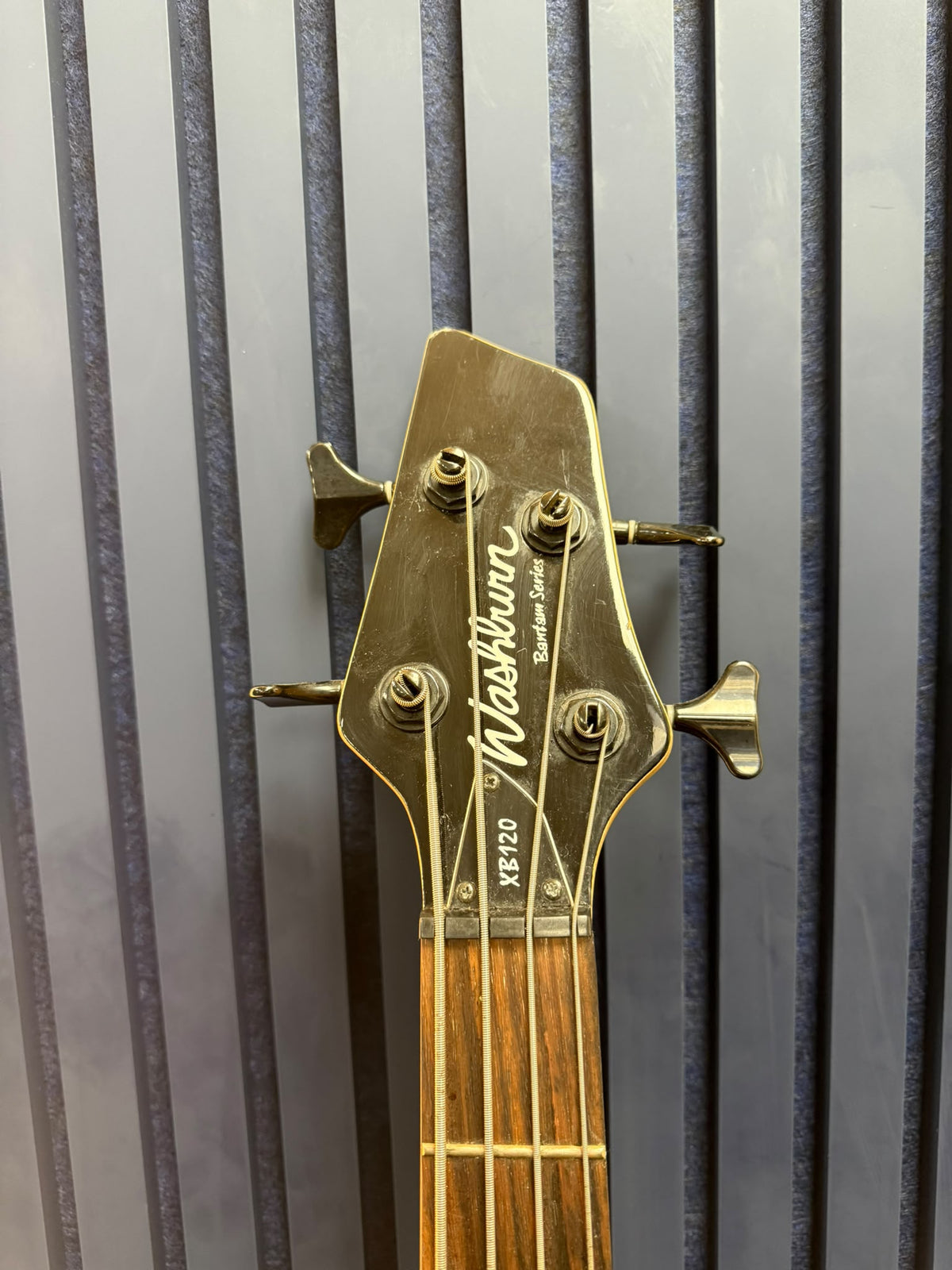 Washburn XB120 Bantam Series, Grade B