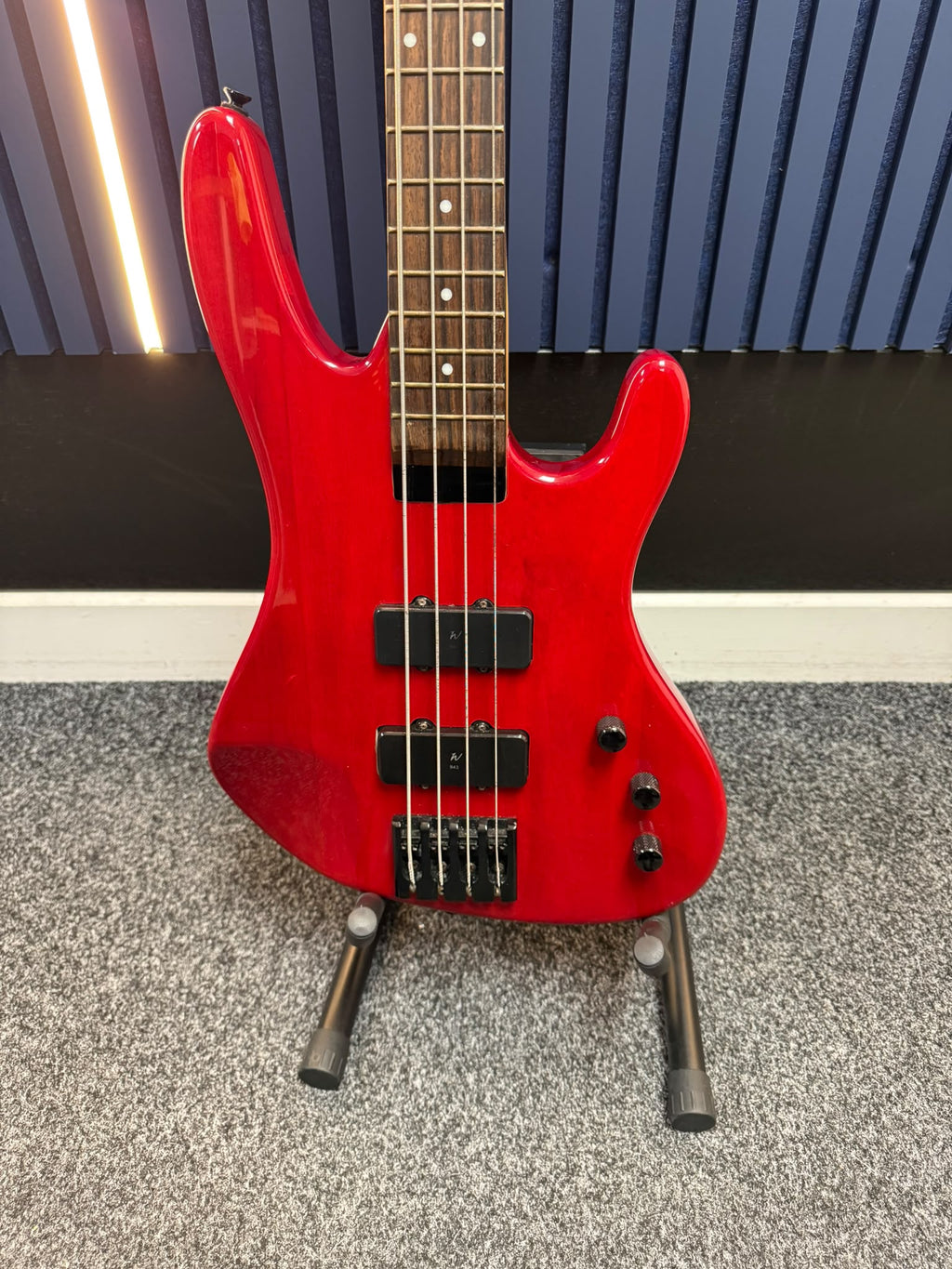 Washburn XB120 Bantam Series, Grade B