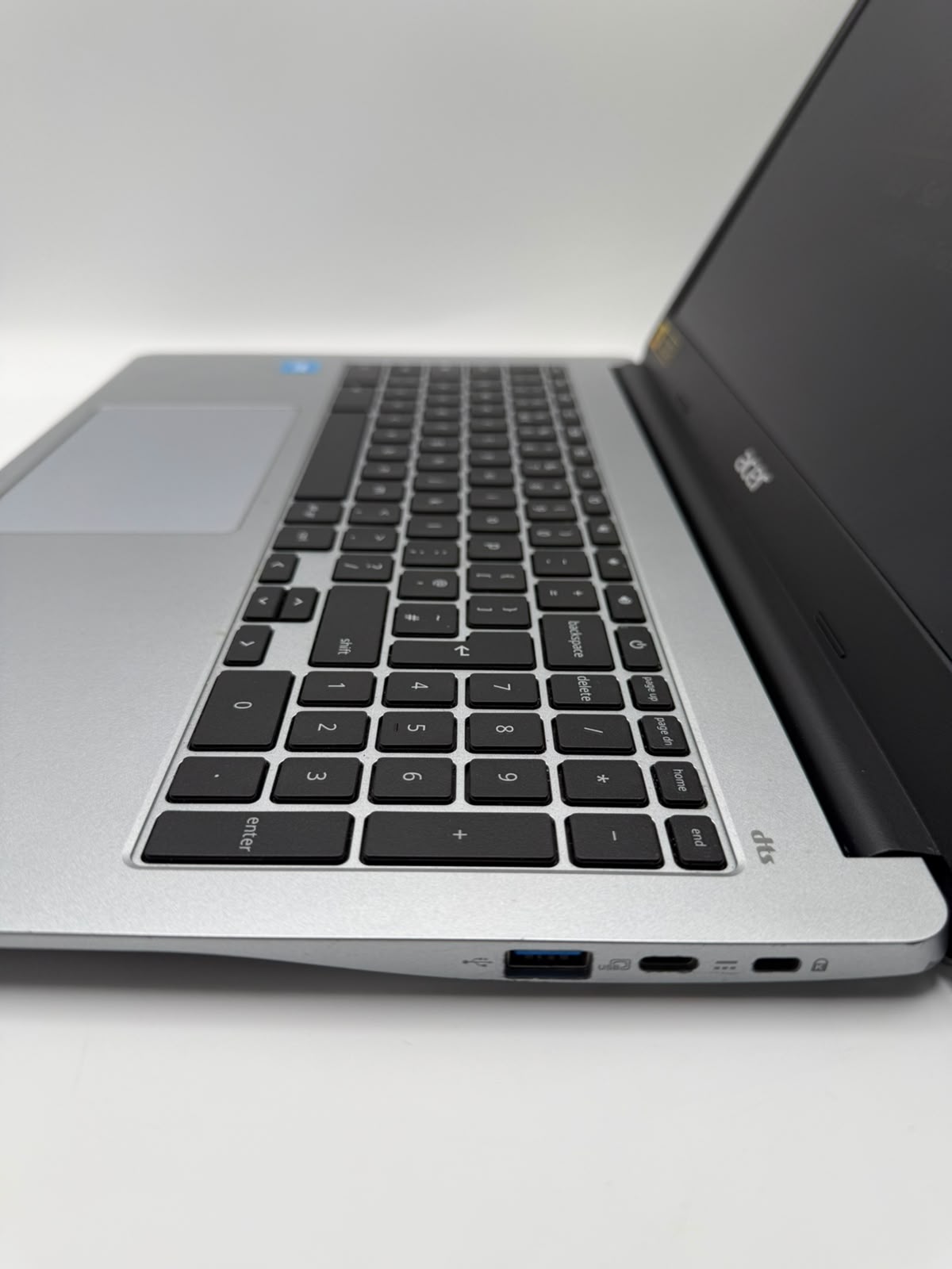 Acer Chromebook 2GB, Grade B.