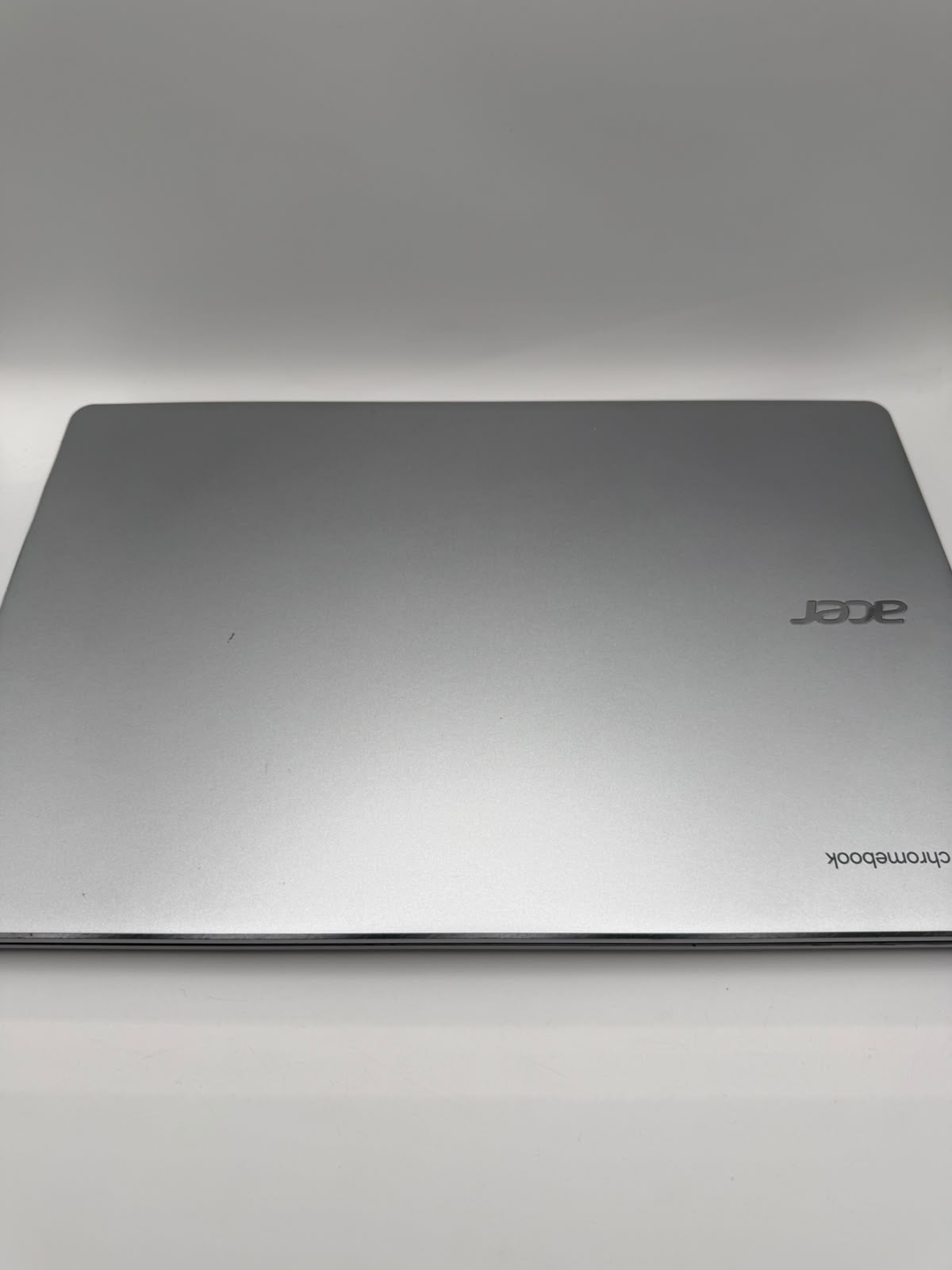 Acer Chromebook 2GB, Grade B.